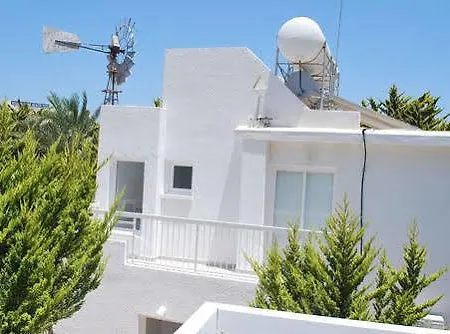 Flisvos Apartmán *