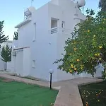 Flisvos Beach Apartment *