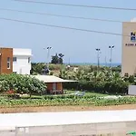 Flisvos Beach Apartment