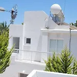Flisvos Beach Apartment *