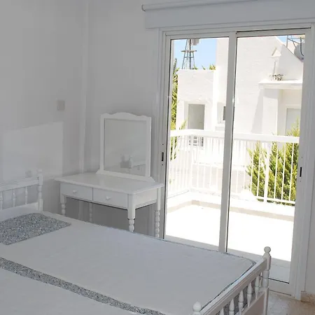 Apartment Flisvos *