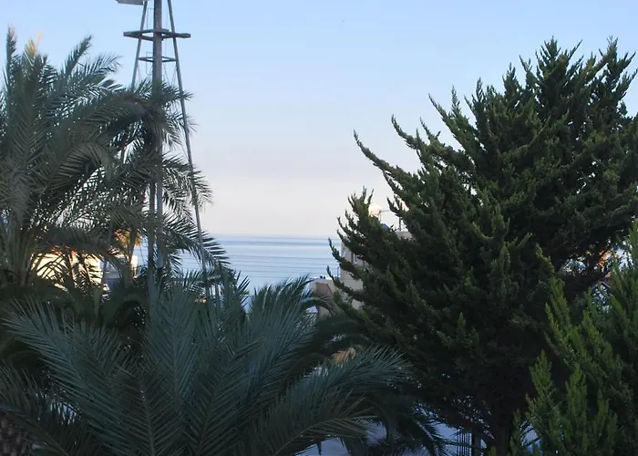 Apartament Flisvos *